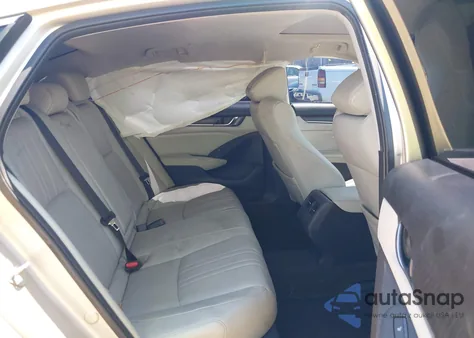 2018 Honda Accord Touring z USA, uszkodzony, nr VIN 1HGCV1F92JA014490